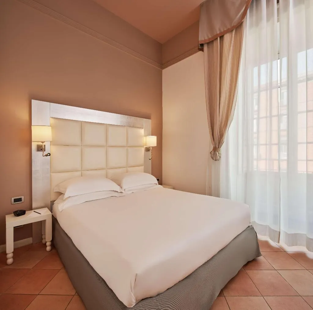 DOUBLE QUEEN SIZE BED Room, Palazzo Caracciolo Naples, Naples