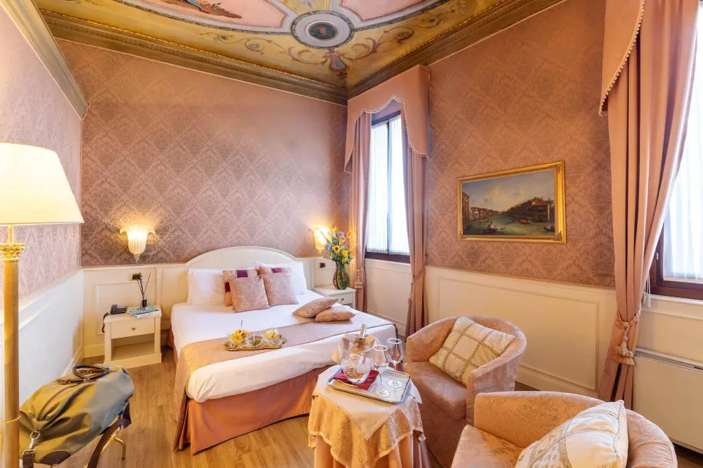 JUNIOR SUITE WITH VIEWS Room, Duodo Palace, Venice