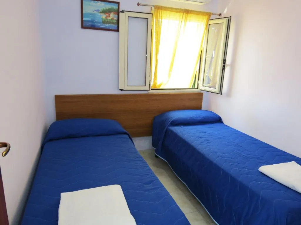 CHALET CAPACITY 3 Room, Baia Serena, Naples