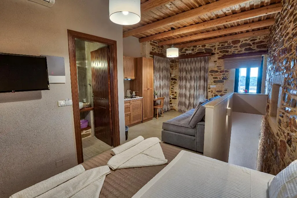 SUITE WITH JACUZZI Room, Lameriana Secret Village, Crete