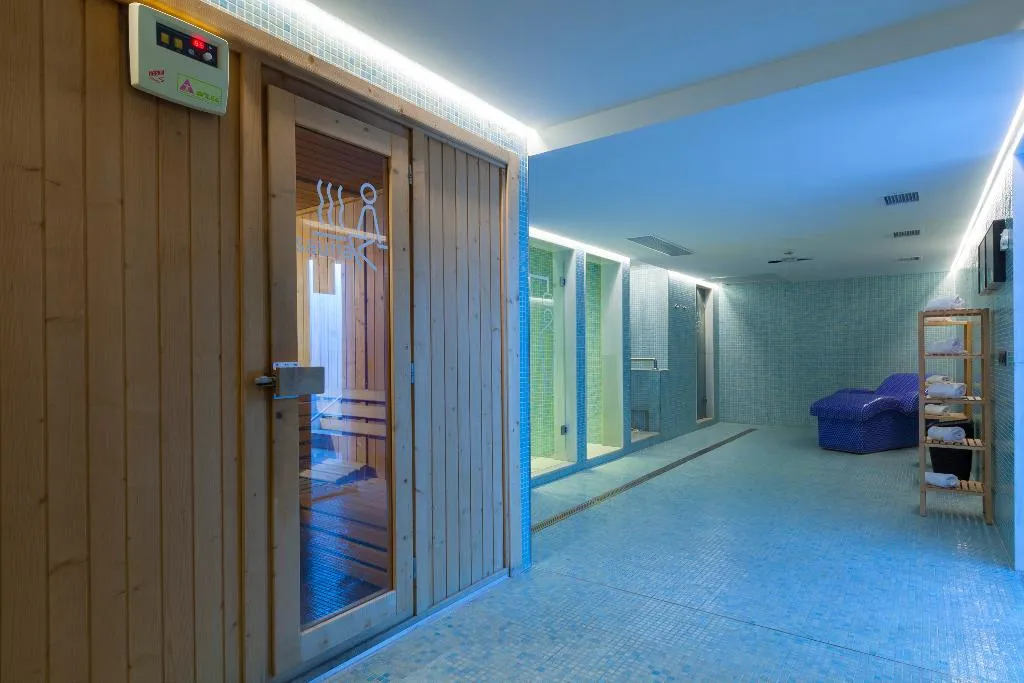 Sports and Entertainment, Axor Barajas, Madrid