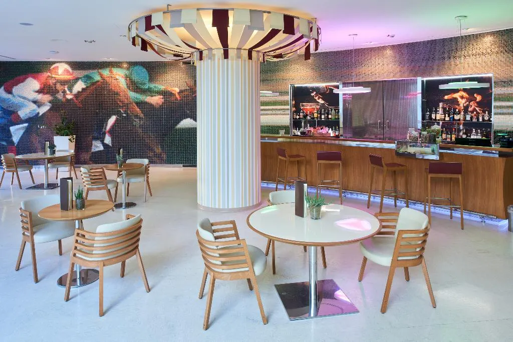 Lobby, Unahotels Varese, Milan