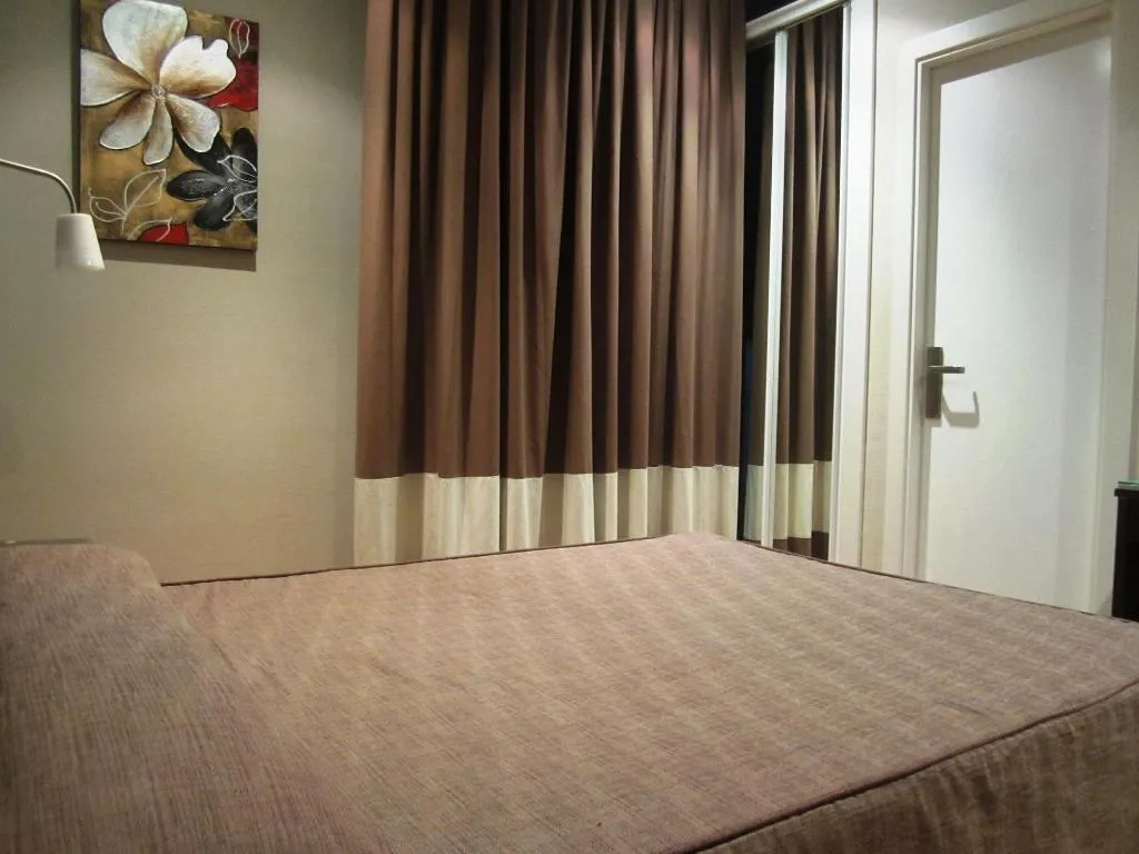 Room, Hostal Sol Square Madrid, Madrid