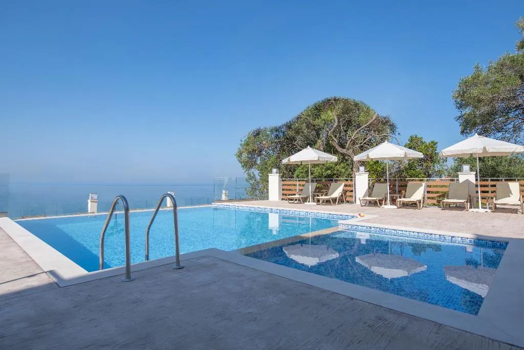 Pool, Mazis Apartments, Corfu