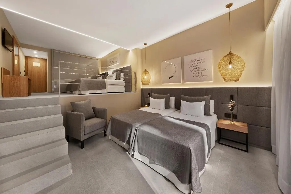 QUADRUPLE STANDARD Room, Almudaina, Majorca