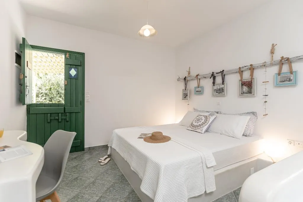 FAMILY ROOM DELUXE WITH TERRACE Room, Palatiana Agriturismo - Philoxenia Cottages, Crete