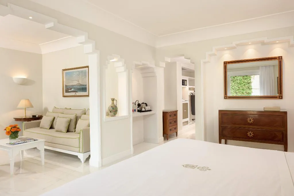 SUITE LUXURY SEA VIEW Room, Grand Hotel Royal, Naples