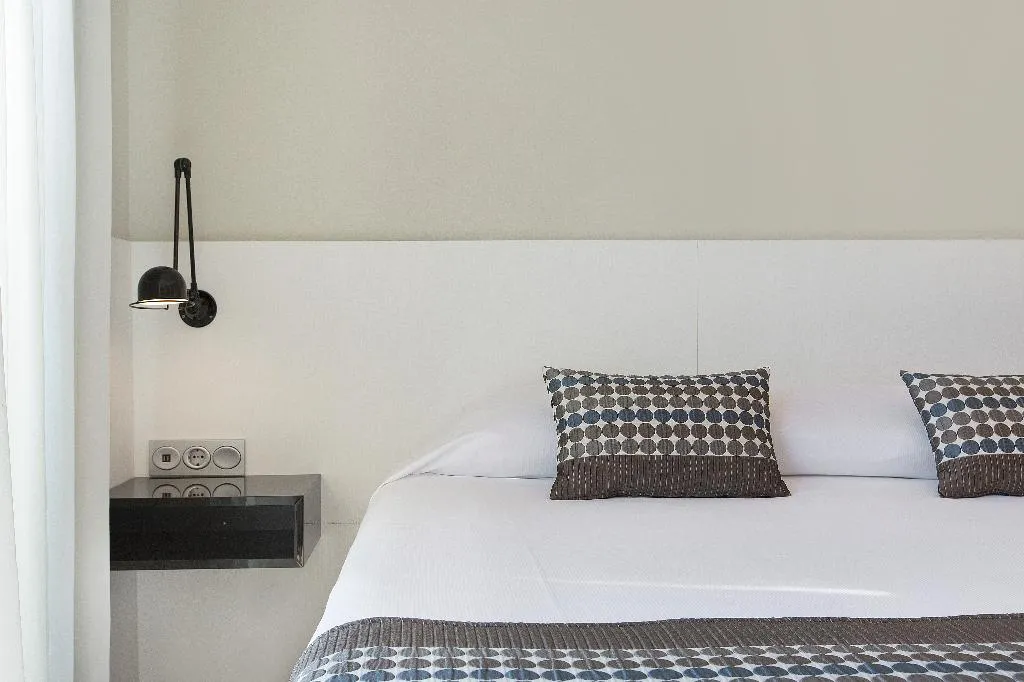 TRIPLE DELUXE Room, Aparthotel Odissea Park, Costa Brava