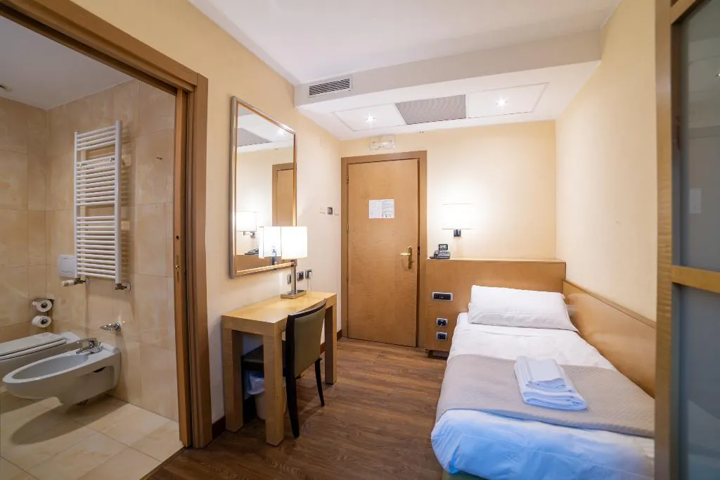 SINGLE STANDARD Room, Tiffany Milano, Milan