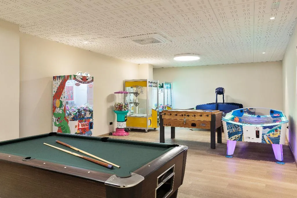 Sports and Entertainment, Best Oasis Tropical, Costa Almeria