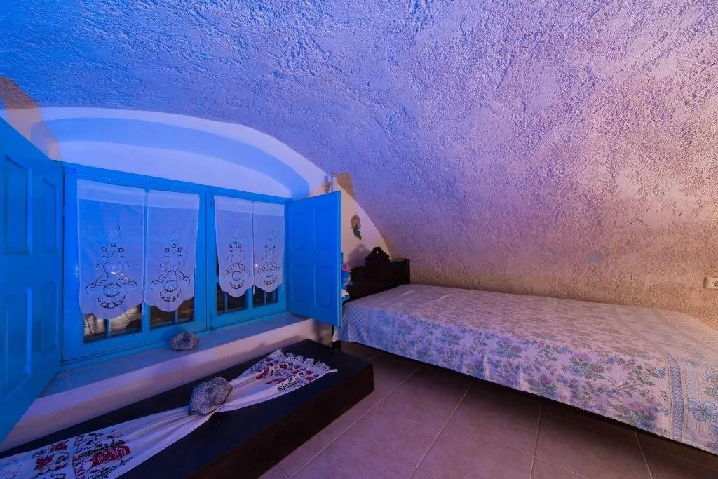 Room, Canava Santino, Santorini