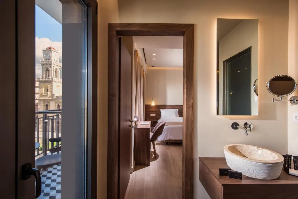 FAMILY ROOM CAPACITY 3 Room, Metropole Urban Hotel, Crete