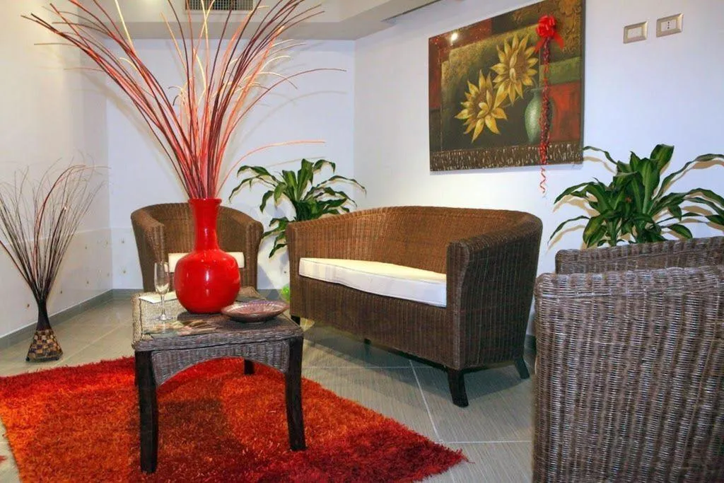 Sports and Entertainment, Tus Hotel, Palermo