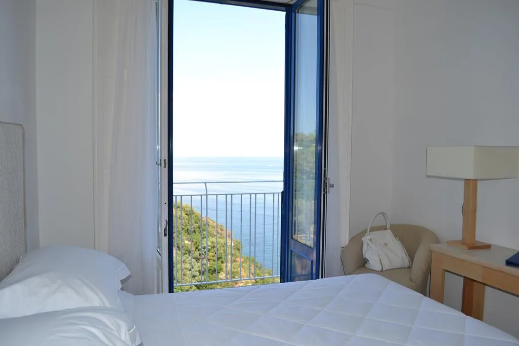 DOUBLE SUPERIOR SEA VIEW Room, Boutique Hotel Helios, Naples
