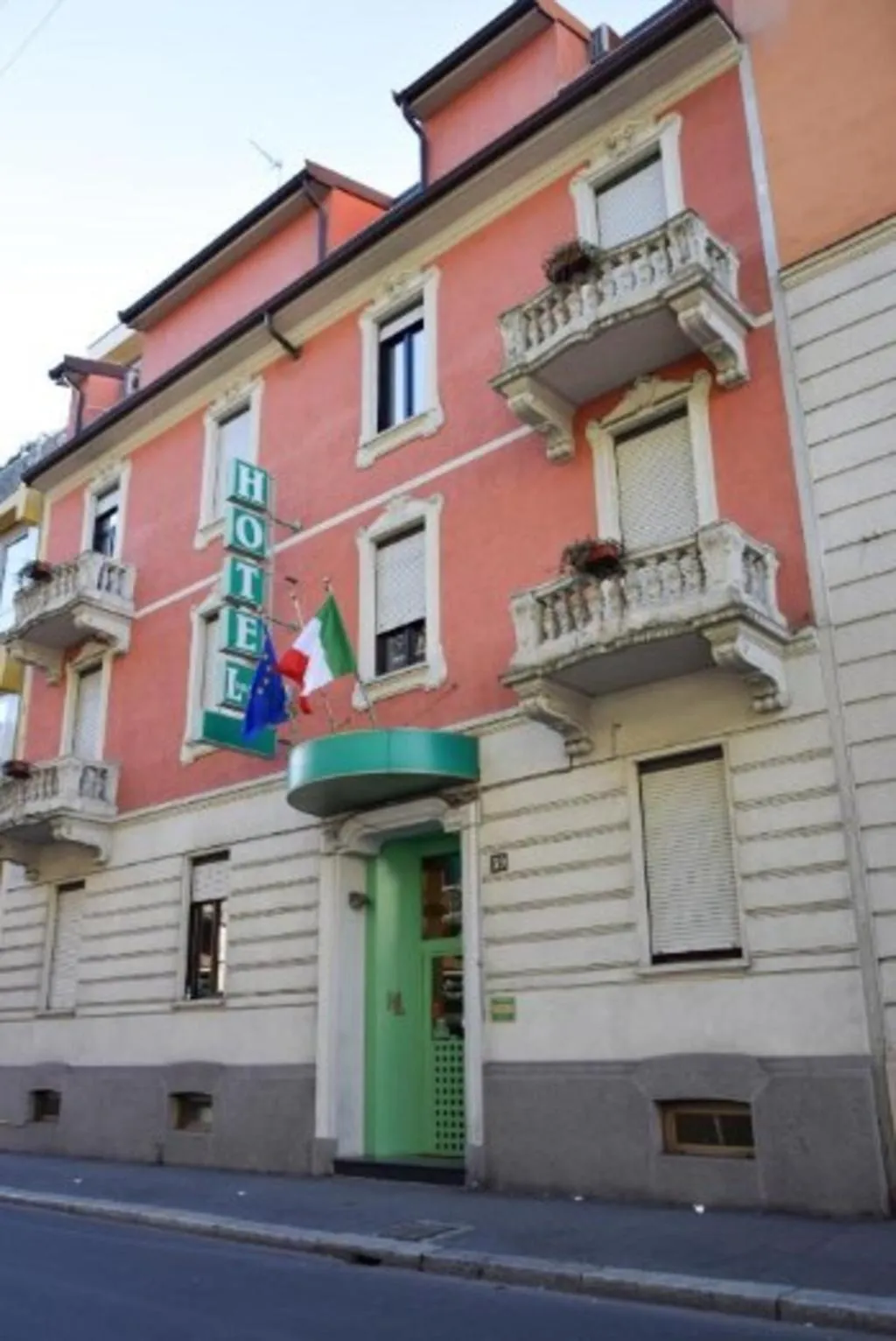 General view, Losanna, Milan
