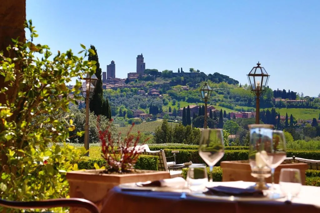 General view, La Collegiata, Florence