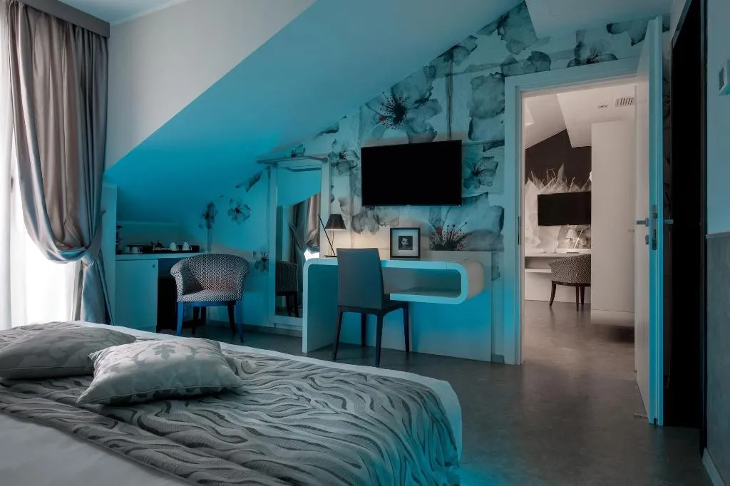 Room, Montenapoleone Suites, Milan