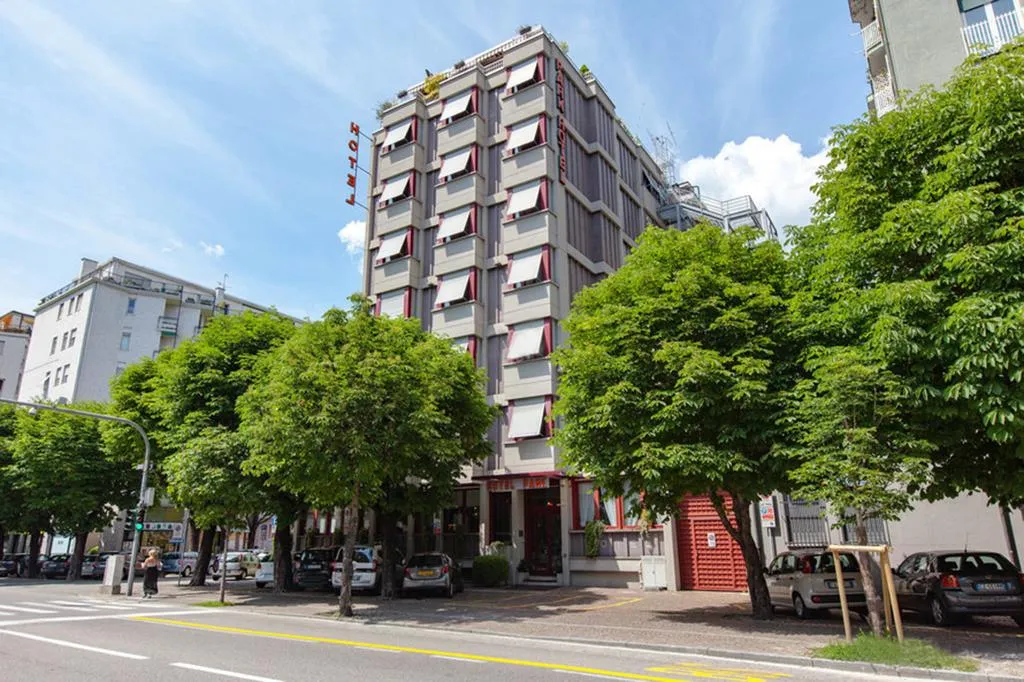 General view, Park Hotel Meuble, Milan