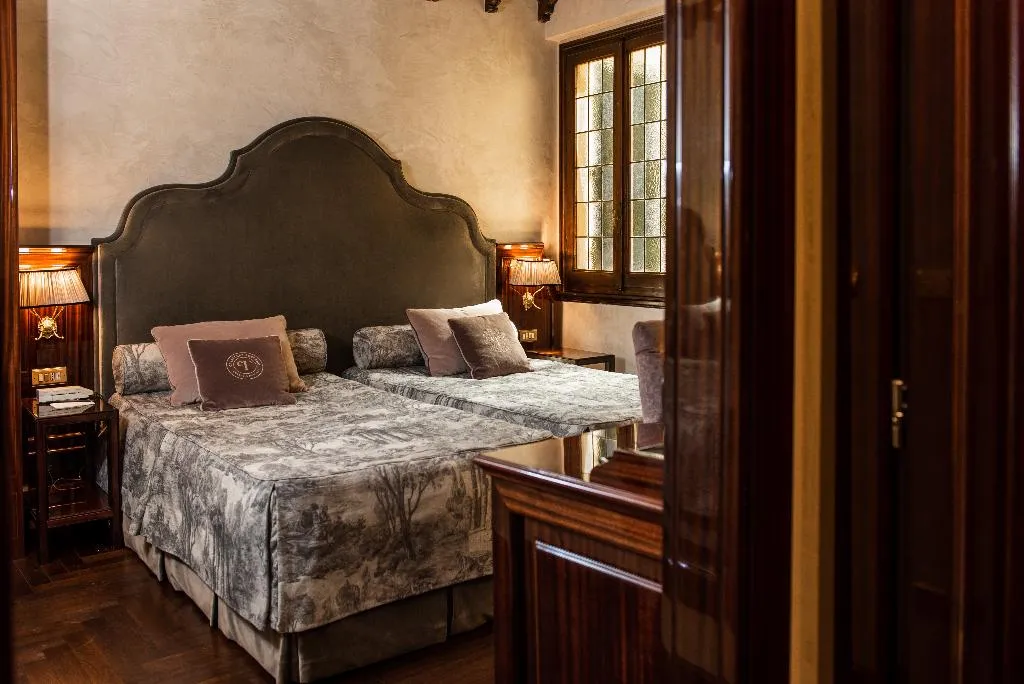 DOUBLE CLASSIC Room, Grand Hotel Baglioni, Florence