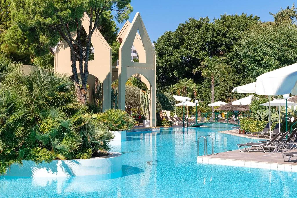 Pool, Dionysos, Rhodes