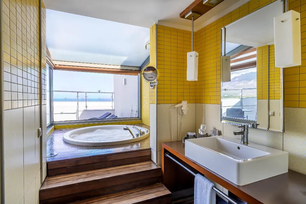 DOUBLE WITH JACUZZI Room, Rixos Sungate Land of Legend Theme Park FreeAcces, Antalya