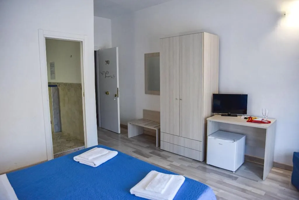 Room, Mirosa Bed And Breakfast, Naples