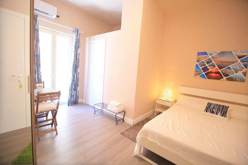 Room, Gioeni Ventidue, Catania