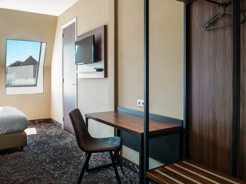 QUADRUPLE DELUXE Room, Amsterdam Lake Hotel, Amsterdam