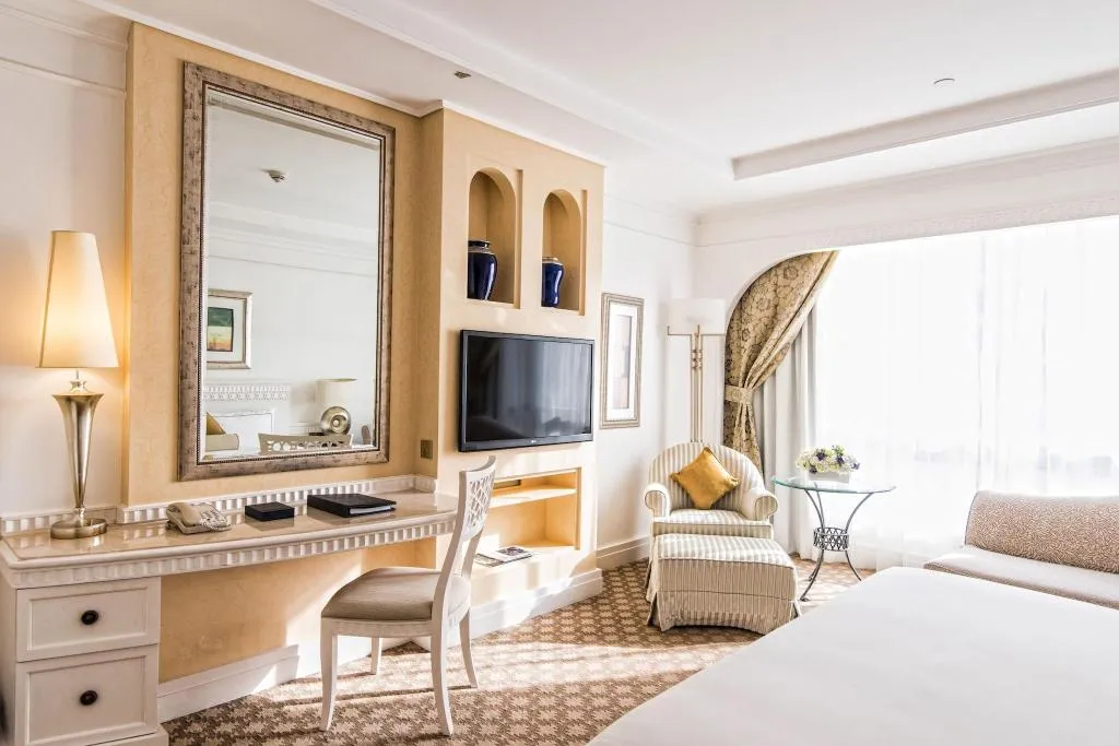 Room, Habtoor Grand Resort, Autograph Collection, Dubai