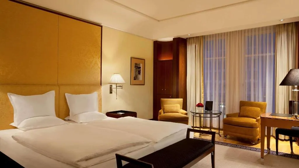 Double or Twin DELUXE SUPERIOR Room, Adlon Kempinski Berlin, Berlin