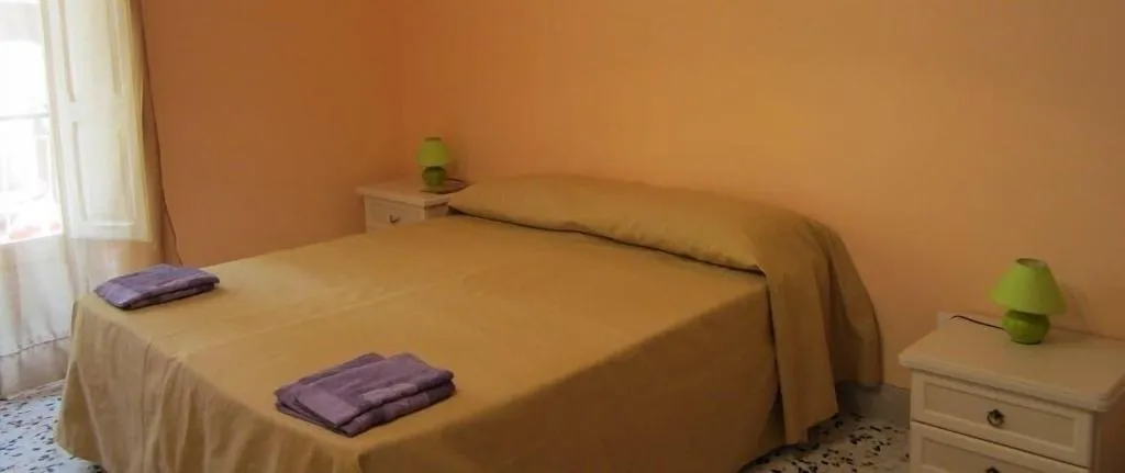 Room, Sikelia, Catania