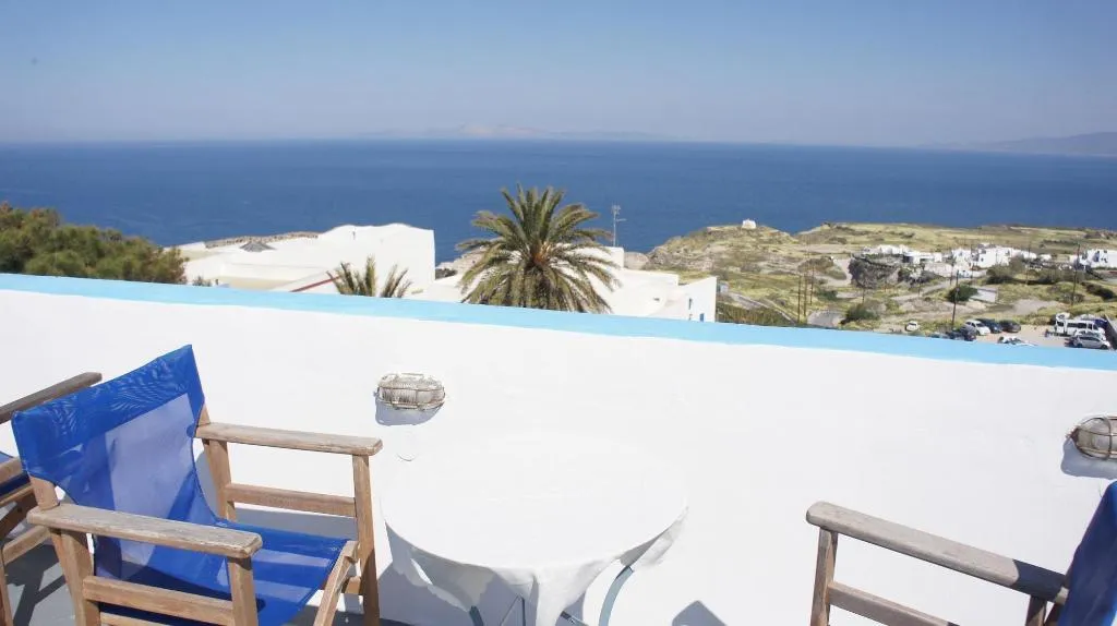 Room, Marcos Rooms, Santorini