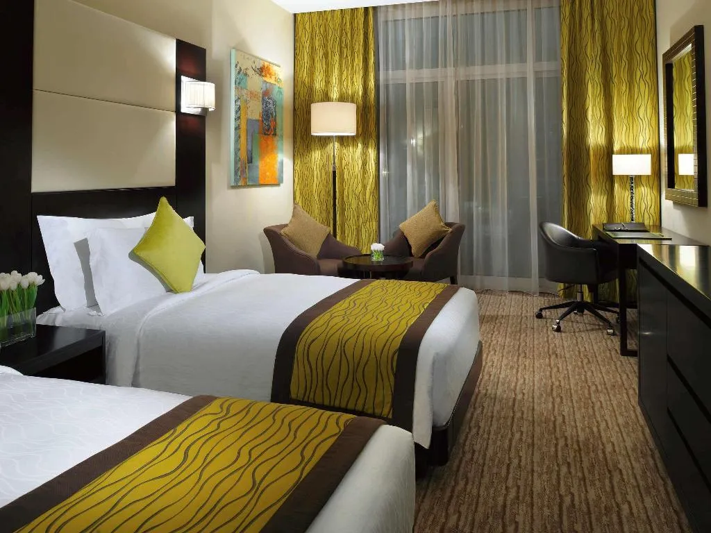TWIN LAKE VIEW Room, Movenpick Hotel Jumeirah Lakes Towers, Dubai