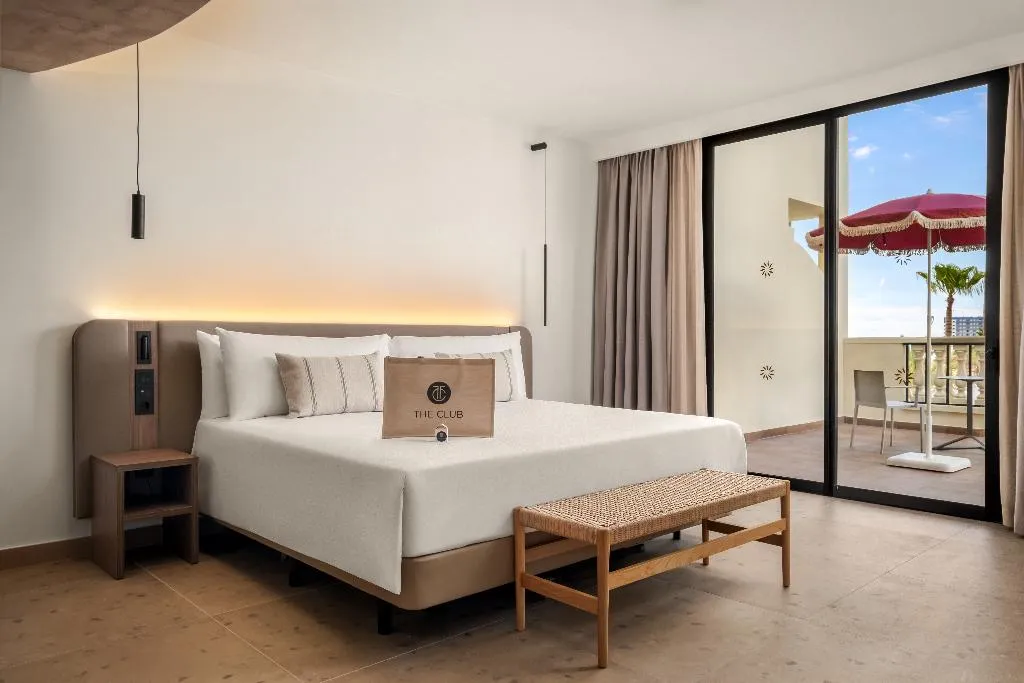 JUNIOR SUITE CLUB DELUXE Room, Bahia Principe Escape Tenerife Newly Renovated, Tenerife