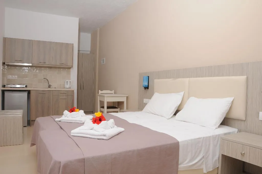 STUDIO SUPERIOR POOL VIEW Room, Mastorakis Studios, Crete