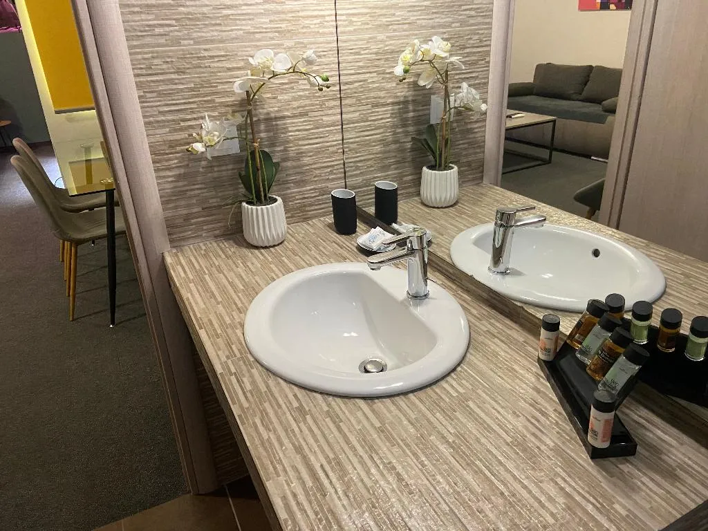 SUITE STANDARD Room, Connect Suites, Athens