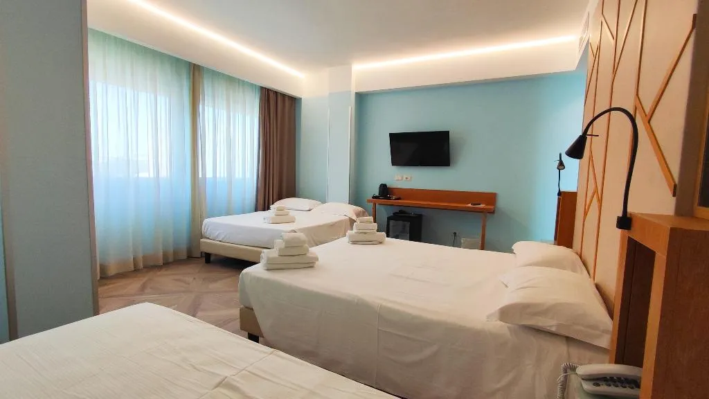 FAMILY ROOM CAPACITY 5 ONE BEDROOM Room, Catania Sea Palace Hotel, Catania