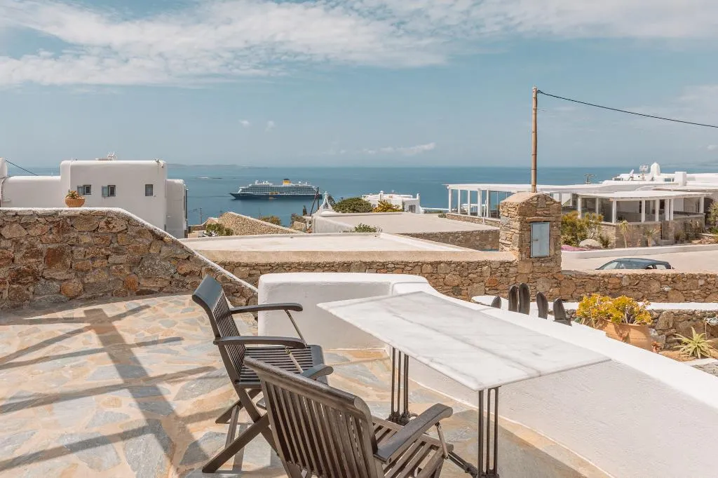 Room DELUXE ONE BED Room, Villa Konstantin Rooms & Suites, Mykonos