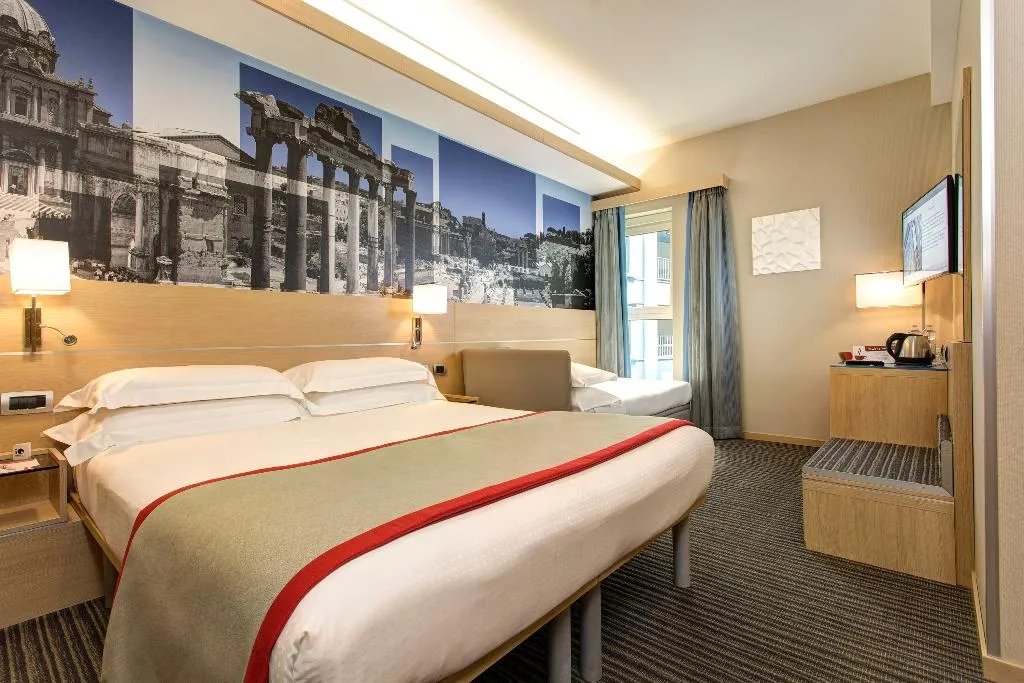 TRIPLE STANDARD Room, iQ Hotel Roma, Rome