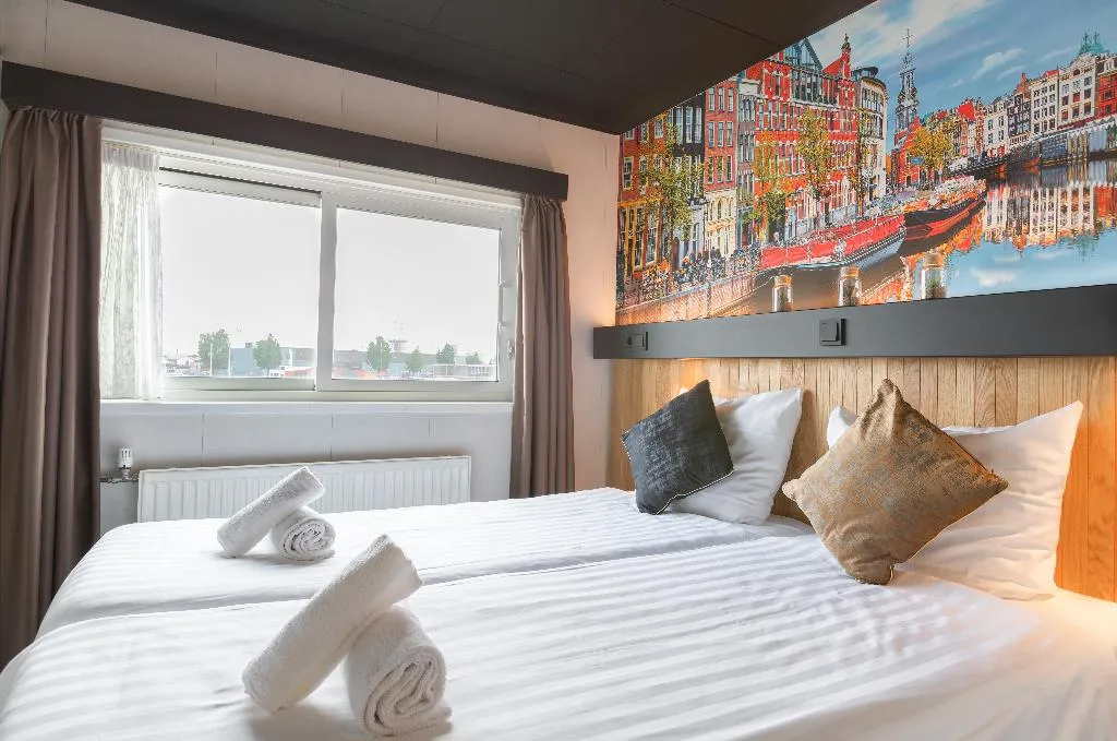 TWIN STANDARD Room, Botel, Amsterdam