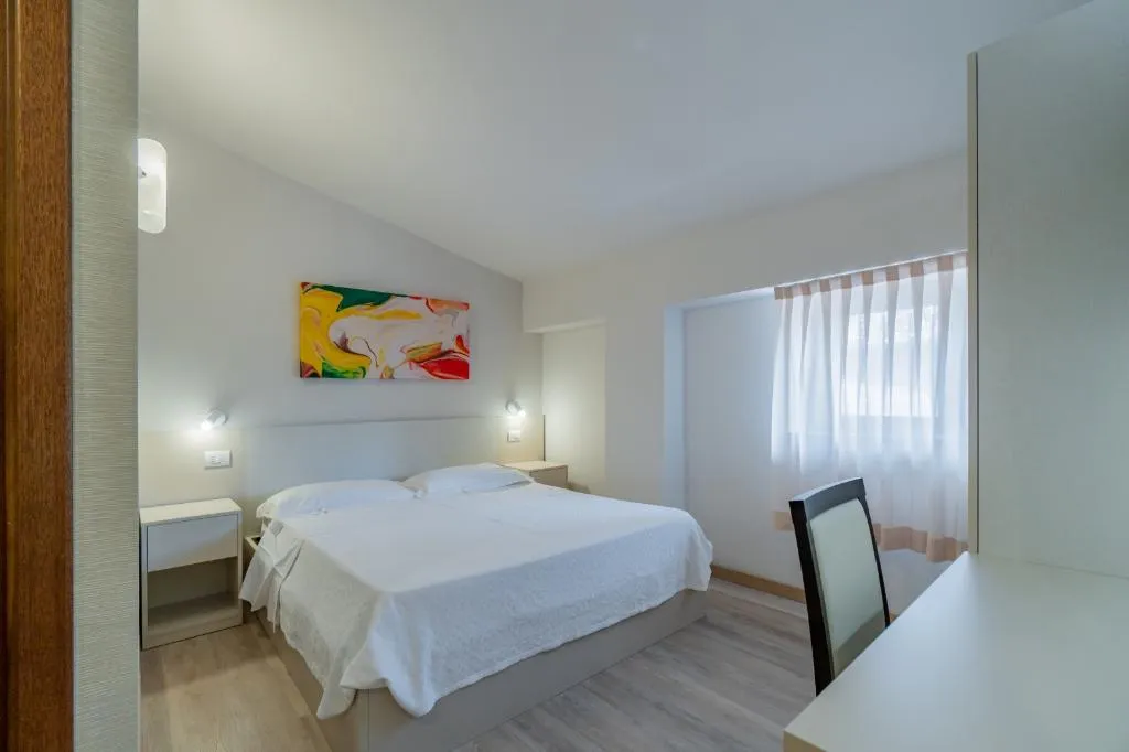 DOUBLE SINGLE USE DELUXE ONE BED Room, Hotel Bellavista, Perugia