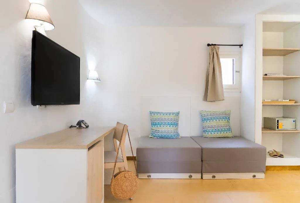 Room, FERGUS Style Punta Arabi, Ibiza