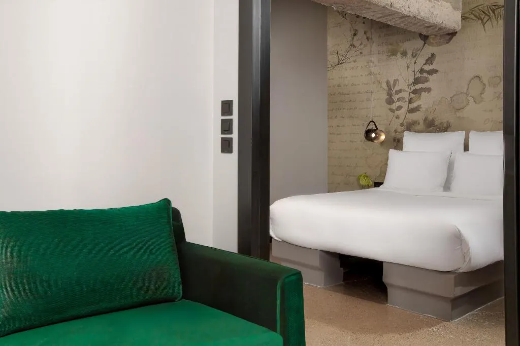 SUITE QUEEN SIZE BED Room, Anise Aluma Athens, Tapestry Collection by Hilton, Athens