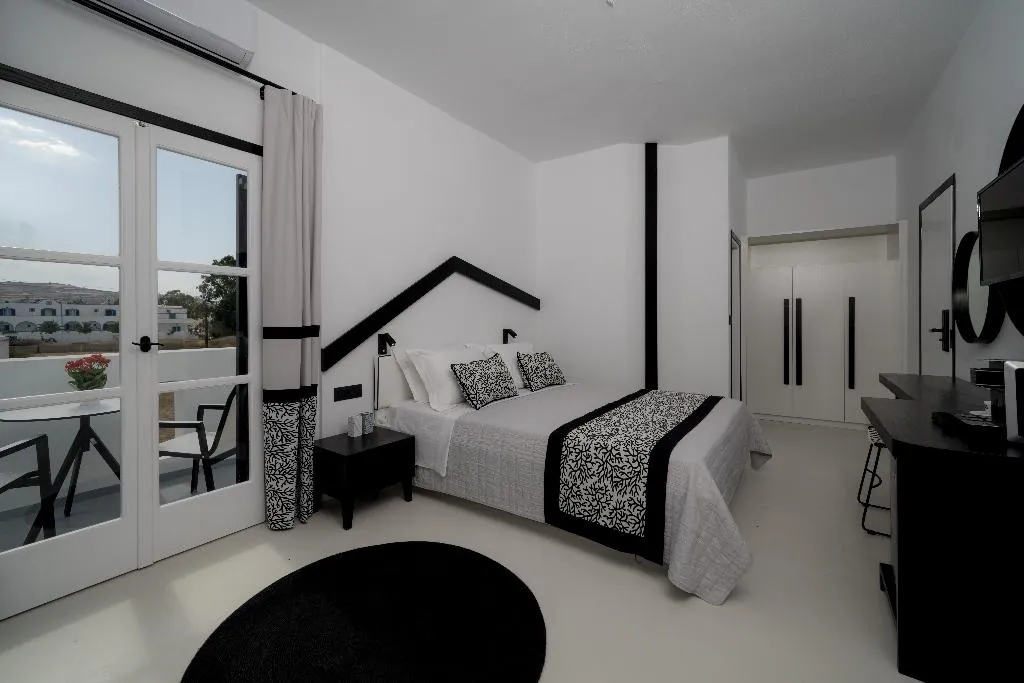 Double or Twin STANDARD Room, Divelia, Santorini