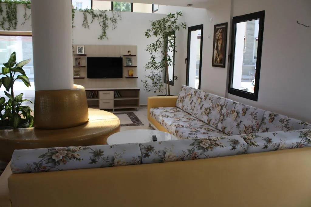 Lobby, Bronze, Bodrum