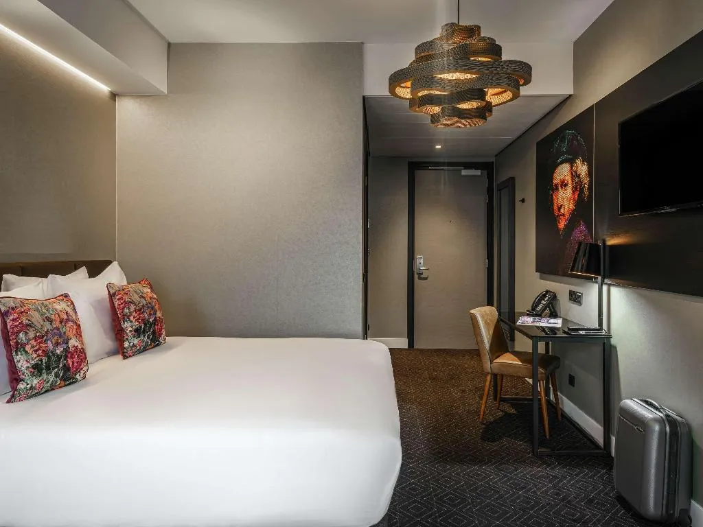 DOUBLE WITH DOUBLE BED Room, Mercure Hotel Amsterdam Sloterdijk Station, Amsterdam