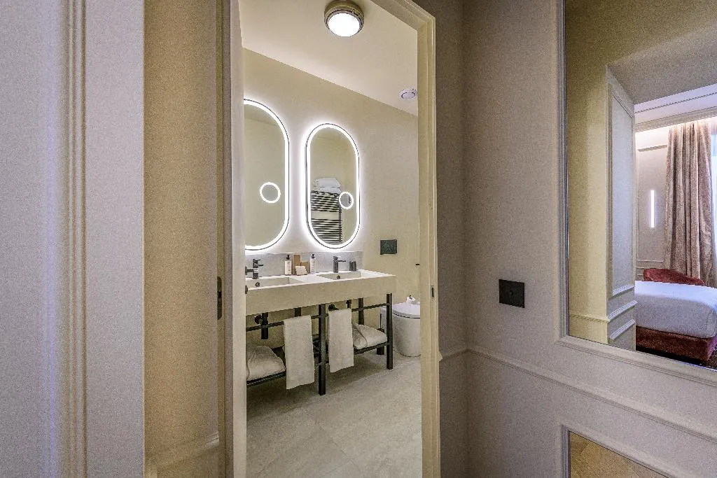 DOUBLE DELUXE GARDEN VIEW Room, Palazzo Montebello, Florence