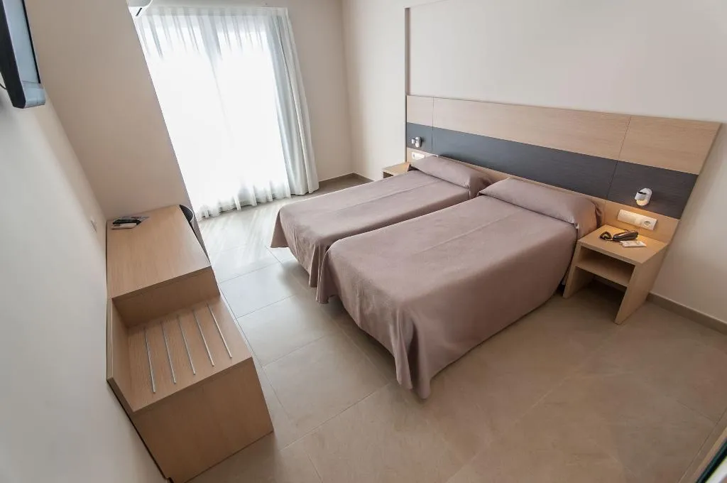 Double or Twin CAPACITY 2 Room, San Luis, Valencia