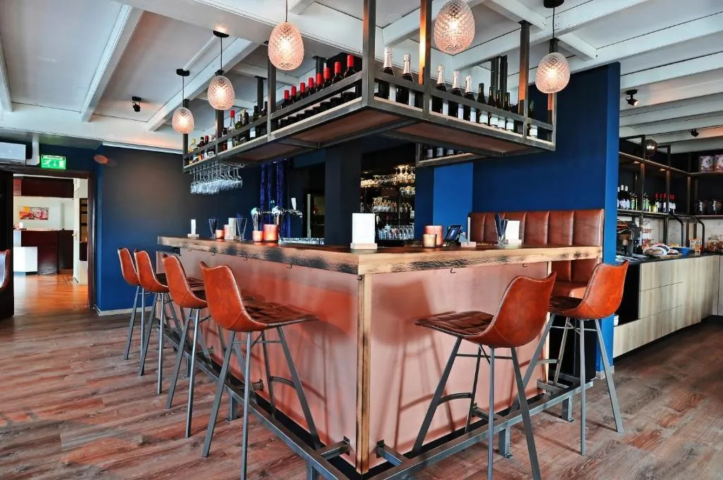 Bar, Herbergh Amsterdam Airport, Amsterdam
