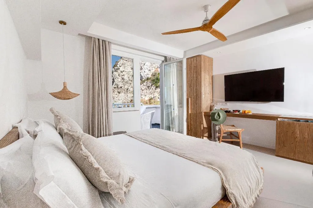 DOUBLE CLASSIC WITH TERRACE Room, Maya Beach Resort, Naples